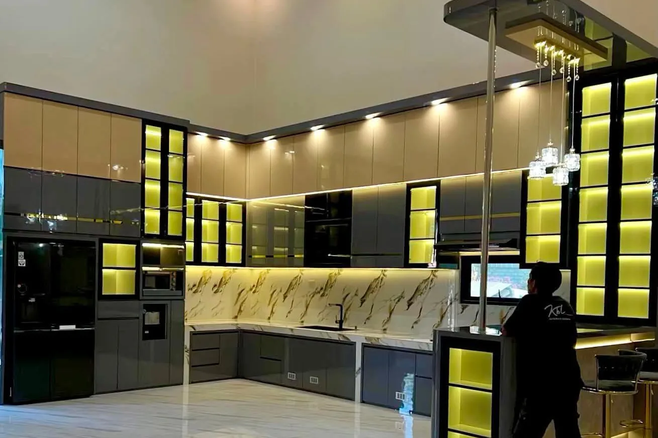 Kitchen set custom built-in di Bekasi hasil kerja ASATURA